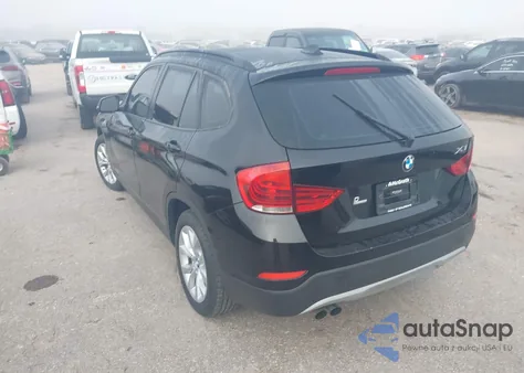 2013 BMW X1 xDrive28I z USA, uszkodzony, nr VIN WBAVL1C54DVR85516